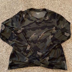 Woman’s Old Navy active shirt